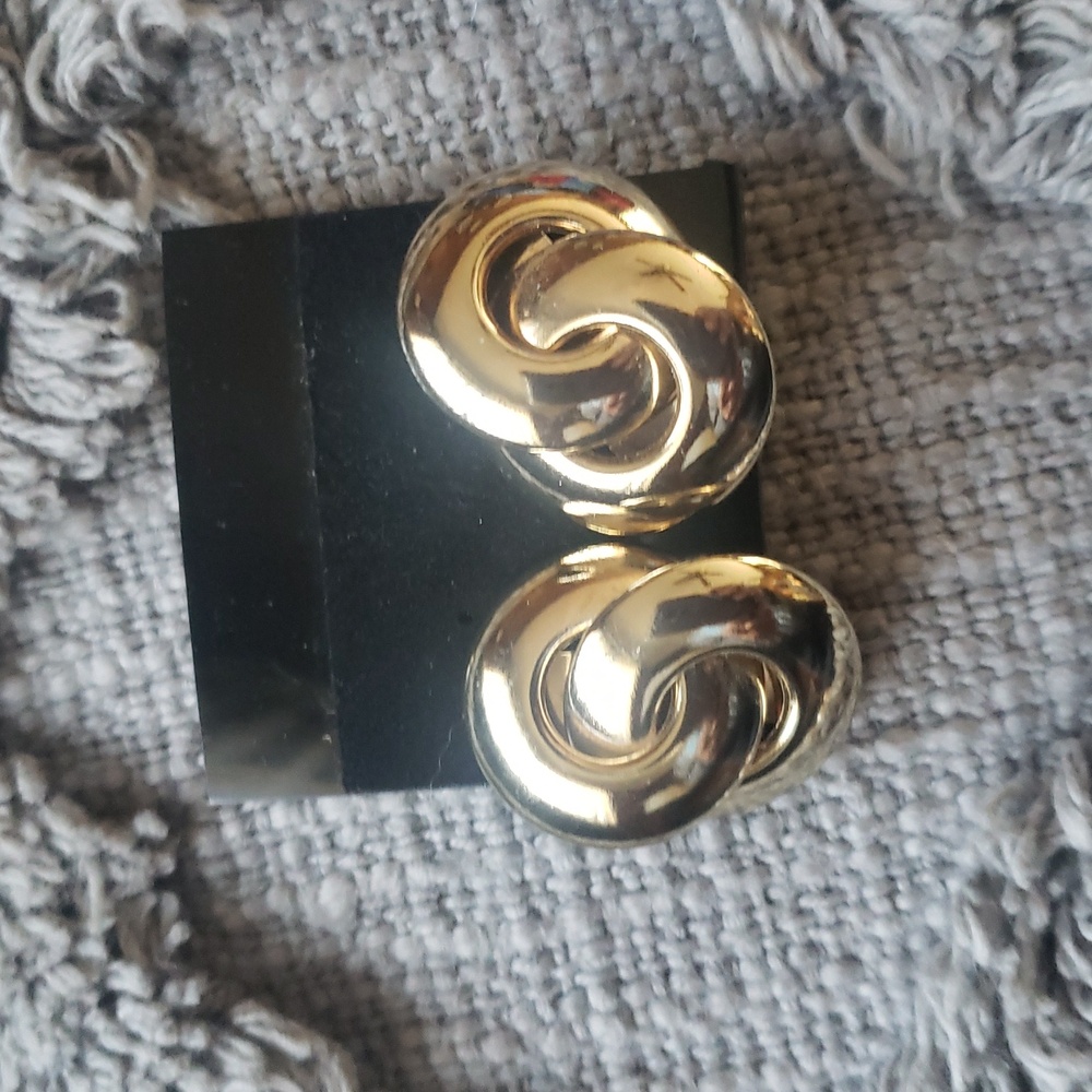 Earring Bundle - Picture 2 of 3